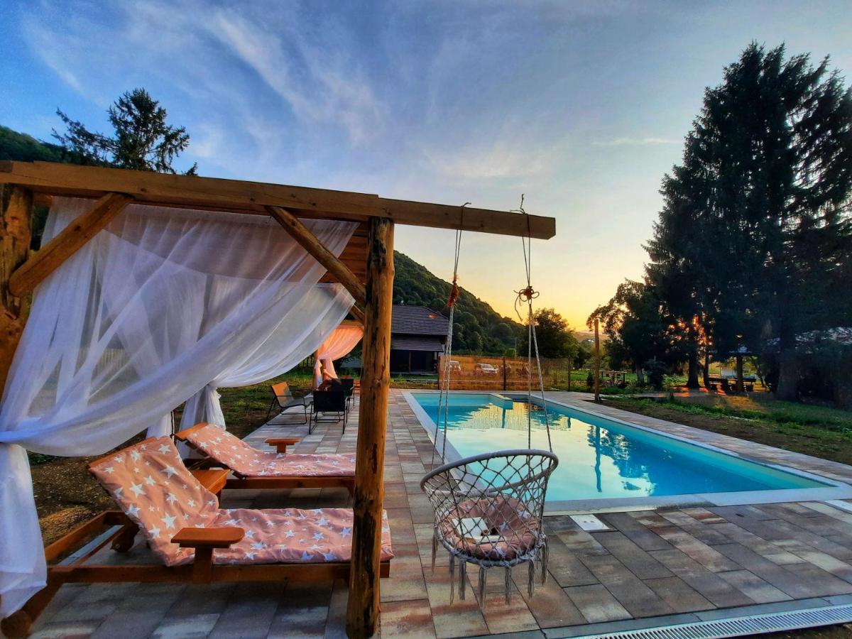 Vacation House Studenac Bihać Eksteriør bilde